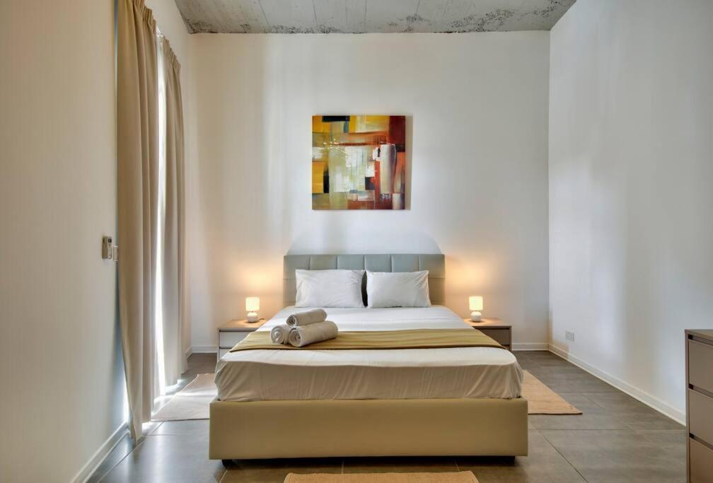 Vallettastay - Harbor View Gem -Sea View 2 Bed Apt Bagian luar foto