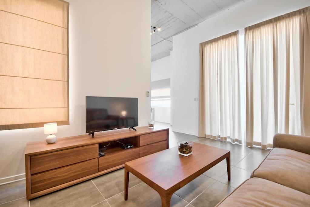Vallettastay - Harbor View Gem -Sea View 2 Bed Apt Bagian luar foto